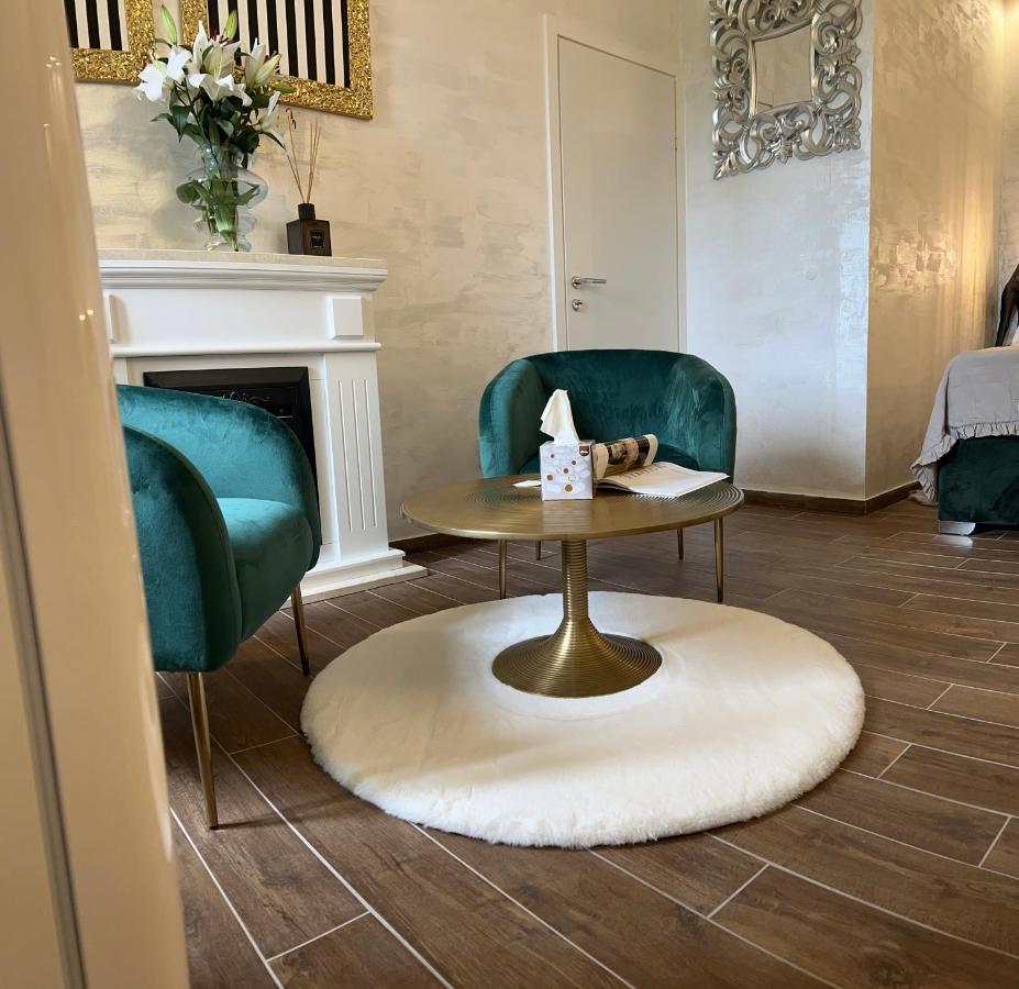 La Dolce Vita Luxury II Apartments With Best Free Private Parking In Center プーラ エクステリア 写真